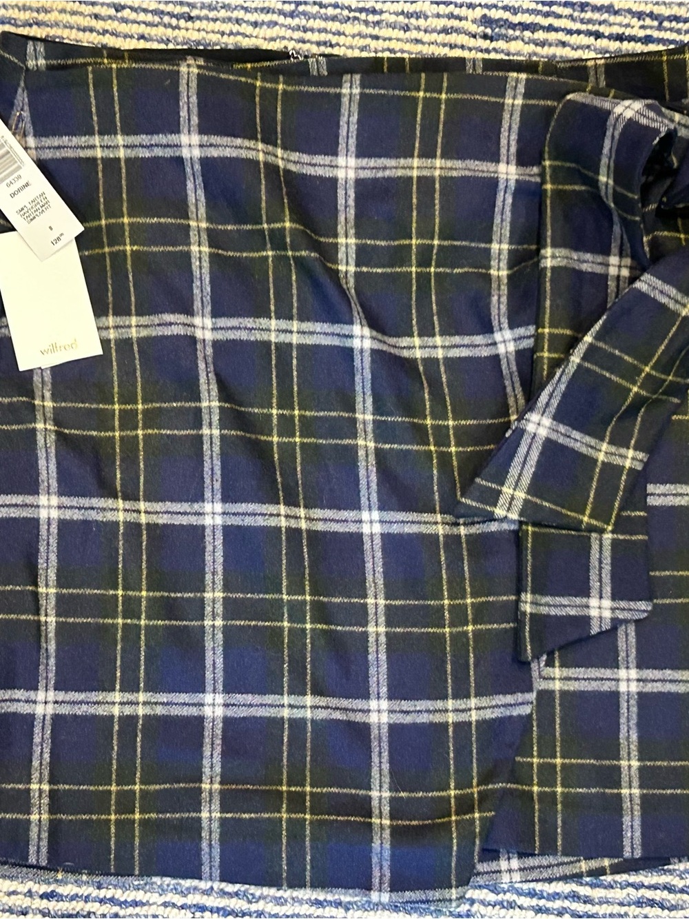 Wilfred Aritzia Navy Plaid Skirt with windowpane and side tie. Size 8 New w/tags